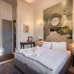 Bpr Violet Noir Apartment With A/C