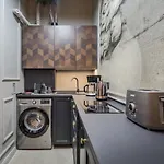 Bpr Violet Noir Apartment With A/C
